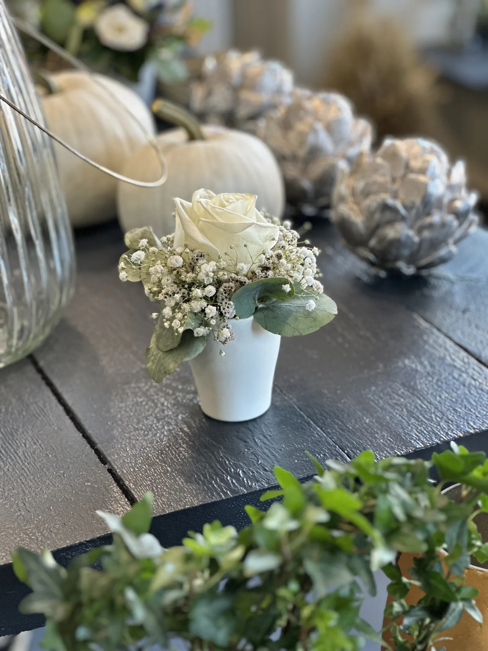 Romantischer Hochzeitsstrauß in Beerentönen vom Blumenatelier Moers